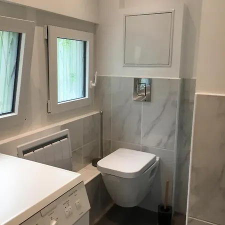 Le Studio, Avec Un Exterieur, Un Local Pour Vos Velos, Skis, Bagages *