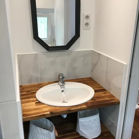 Apartament Le Studio, Avec Un Exterieur, Un Local Pour Vos Velos, Skis, Bagages Bagnères-de-Bigorre