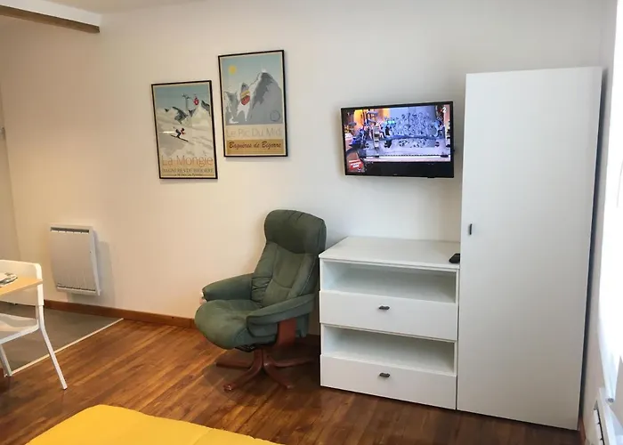 Le Studio, Avec Un Extérieur, Un Local Pour Vos Vélos, Skis, Bagages Bagnères-de-Bigorre